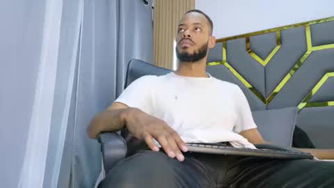 Oliver online show from April 2026 06:10:02 PM