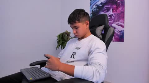 Oliver bray online show from February 2025 02:53:02 PM