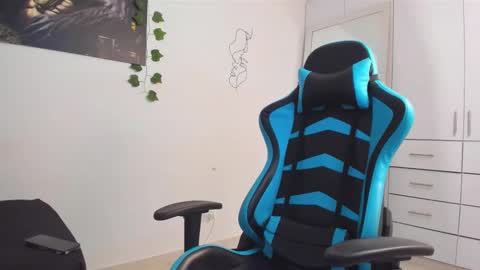 Oliver bray online show from March 2025 04:09:02 PM