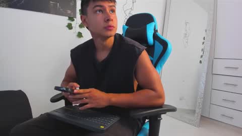 Oliver bray online show from March 2025 04:46:02 PM