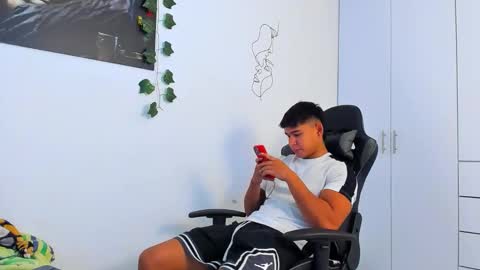 Oliver bray online show from December 2025 06:24:02 PM