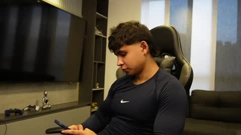 Oliver bray online show from April 2026 11:06:01 PM