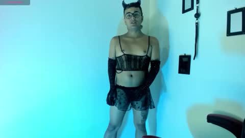 Snapshot of oliver_fuck chatting on February 2026 10:27:02 PM HansOliver online show from February 2026 10:27:02 PM