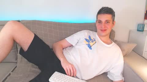 Oliver online show from March 2025 01:40:02 PM