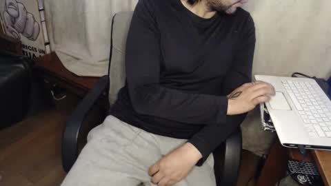 Snapshot of oliver_laid_2023 chatting on November 2025 02:47:02 AM oliver_laid_2023 online show from November 2025 02:47:02 AM