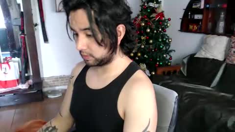 Snapshot of oliver_laid_2023 chatting on December 2025 05:41:02 PM oliver_laid_2023 online show from December 2025 05:41:02 PM