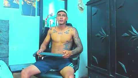 oliver_smith_2 online show from November 2025 04:40:02 PM