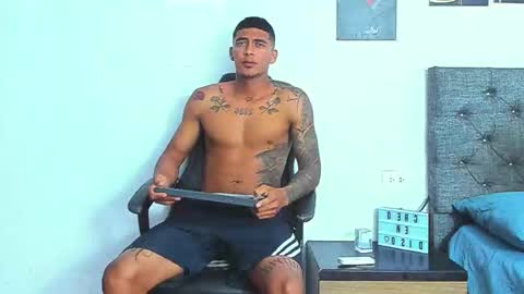 oliver_smith_2 online show from February 2026 09:57:01 PM