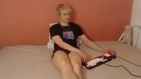 Oliver online show from April 2026 01:00:01 AM