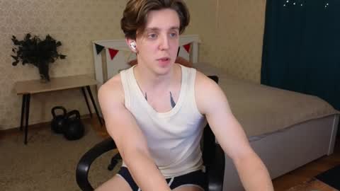 Snapshot of oliver_travis chatting on February 2025 01:34:01 AM Oliver Evans online show from February 2025 01:34:01 AM