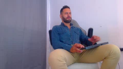 oliver online show from December 2024 08:07:01 PM