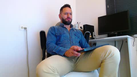 oliver online show from April 2026 03:39:02 PM