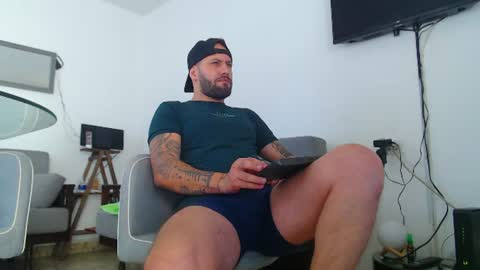 Snapshot of oliverdrew1 chatting on June 2026 01:47:01 PM oliver online show from June 2026 01:47:01 PM