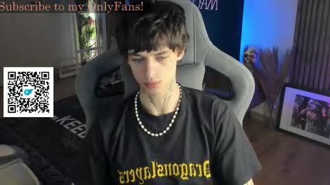 Snapshot of oliverrgroove chatting on October 2025 04:23:02 AM oliverrgroove online show from October 2025 04:23:02 AM