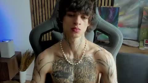 Snapshot of oliverrgroove chatting on August 2026 01:03:01 PM oliverrgroove online show from August 2026 01:03:01 PM