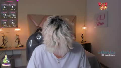 Oliver online show from November 2025 01:32:02 PM