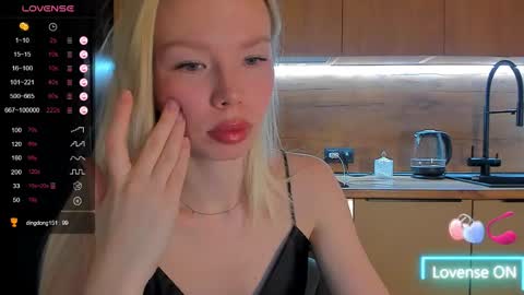 Olivia 3 online show from April 2026 09:37:02 PM