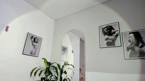 Olivia Collins online show from May 2026 12:13:02 PM