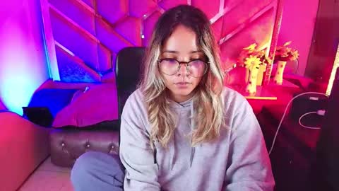  OLIVIA  online show from November 2025 04:01:02 AM