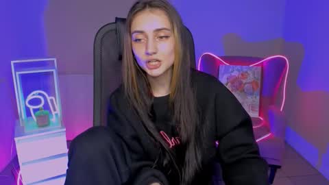 olivia_norton_ online show from November 2025 03:01:02 PM