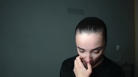 Olivia online show from March 2026 04:24:01 PM