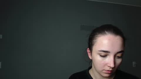 Olivia online show from April 2026 09:20:01 PM