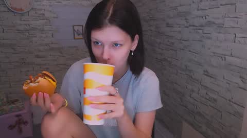 Olivia online show from December 2024 12:17:01 PM