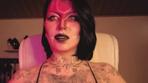   online show from November 2025 01:34:02 PM