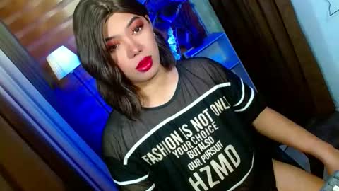 Snapshot of olivia_the_temptress27 chatting on February 2026 09:30:02 AM Miss OLIVIA online show from February 2026 09:30:02 AM