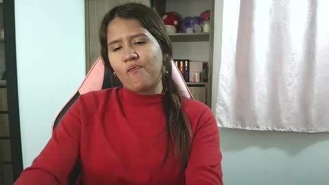 Olivia online show from October 2025 08:53:02 PM