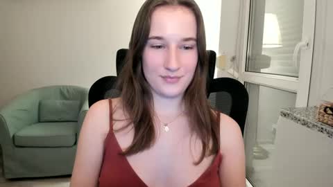 Snapshot of oliviaaa2003 chatting on December 2024 06:00:02 PM Oliwiaa2004 online show from December 2024 06:00:02 PM