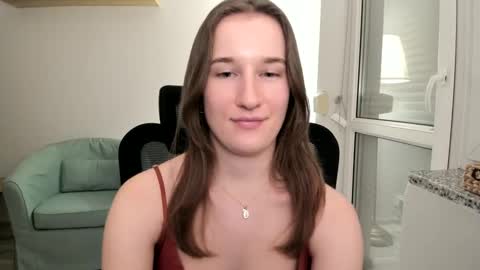 Snapshot of oliviaaa2003 chatting on December 2024 10:45:01 PM Oliwiaa2004 online show from December 2024 10:45:01 PM