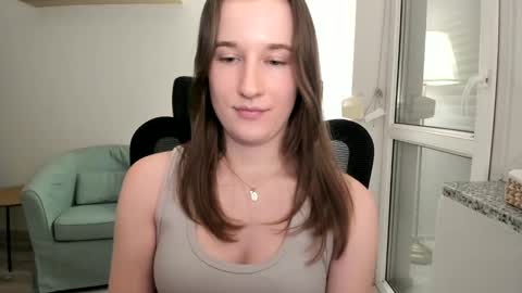 Snapshot of oliviaaa2003 chatting on December 2024 07:32:02 PM Oliwiaa2004 online show from December 2024 07:32:02 PM