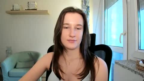 Snapshot of oliviaaa2003 chatting on January 2025 12:06:01 PM Oliwiaa2004 online show from January 2025 12:06:01 PM