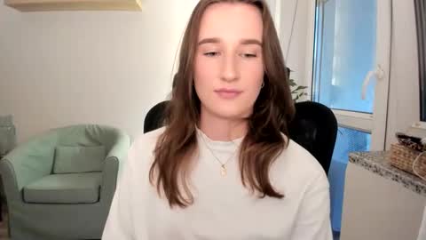 Snapshot of oliviaaa2003 chatting on September 2025 04:29:01 PM Oliwiaa2004 online show from September 2025 04:29:01 PM