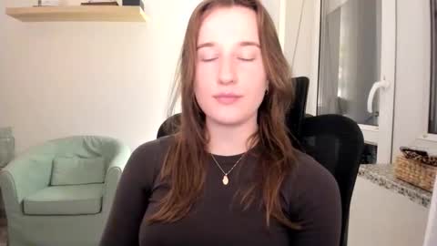 Snapshot of oliviaaa2003 chatting on September 2025 04:39:02 PM Oliwiaa2004 online show from September 2025 04:39:02 PM