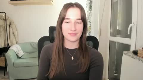 Snapshot of oliviaaa2003 chatting on February 2026 04:58:01 PM Oliwiaa2004 online show from February 2026 04:58:01 PM