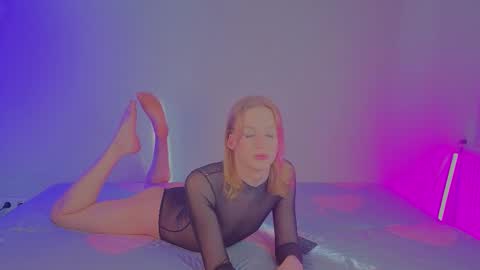 oliviaapink online show from March 2026 03:12:01 AM