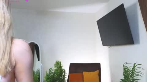 Olivia online show from April 2026 02:10:01 AM