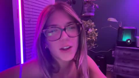 Olivia online show from January 2025 04:36:01 AM