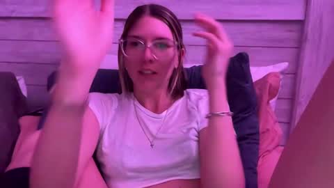 Olivia online show from March 2025 04:19:01 AM