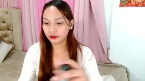 oliviahutton online show from May 2026 06:17:02 PM