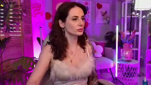 Snapshot of oliviamcclean chatting on June 2026 02:40:01 PM Liv online show from June 2026 02:40:01 PM