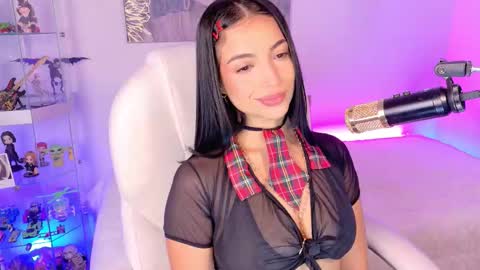 Snapshot of oliviamcneill chatting on December 2025 12:03:02 PM Olivia Mcneill online show from December 2025 12:03:02 PM