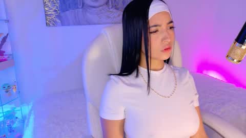 Snapshot of oliviamcneill chatting on February 2026 12:55:01 PM Olivia Mcneill online show from February 2026 12:55:01 PM