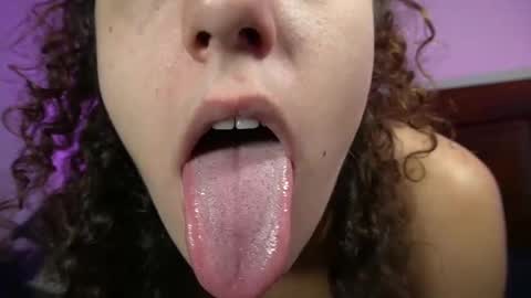 Olivia online show from January 2025 01:00:01 AM