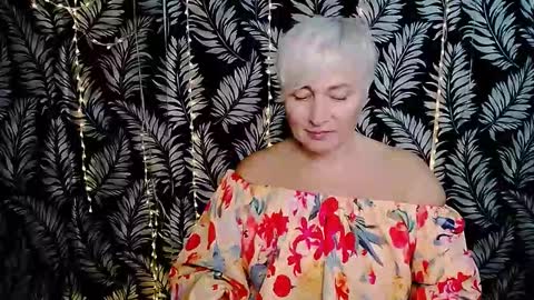 Kelly online show from November 2025 12:07:01 PM