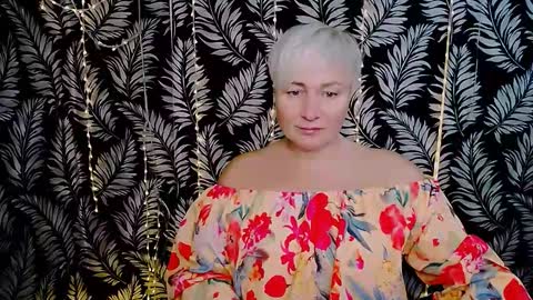 Kelly online show from November 2025 03:45:01 PM