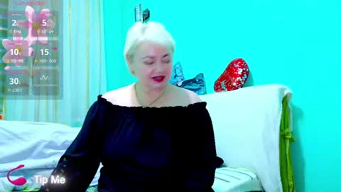 Snapshot of oliviaparadise chatting on June 2026 05:26:01 PM oliviaparadise online show from June 2026 05:26:01 PM