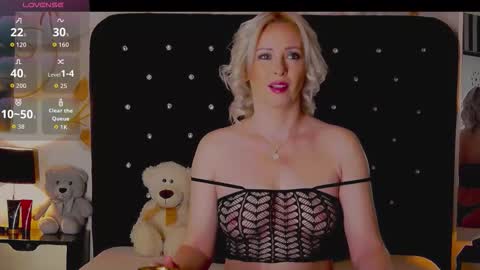 Olivia online show from February 2026 09:19:01 PM